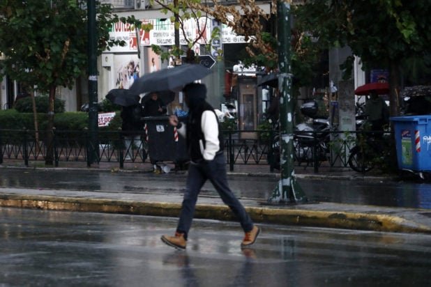 «Κλείδωσε» η κακοκαιρία και στην Αττική: Πότε ξεκινούν τα φαινόμενα – Τι λένε οι μετεωρολόγοι