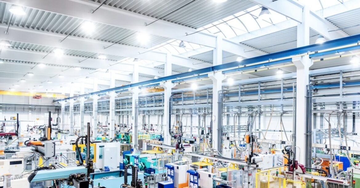 Αυξάνονται στη Γαλλία τα λουκέτα εργοστασίων λόγω της πίεσης από τον κινεζικό ανταγωνισμό και τους δασμούς των ΗΠΑ