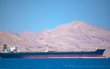 Η Αίγυπτος εξασφαλίζει εισαγωγές πετρελαίου από τη Λιβύη για να αντιμετωπίσει τις διακοπές των προμηθειών από το Κουβέιτ