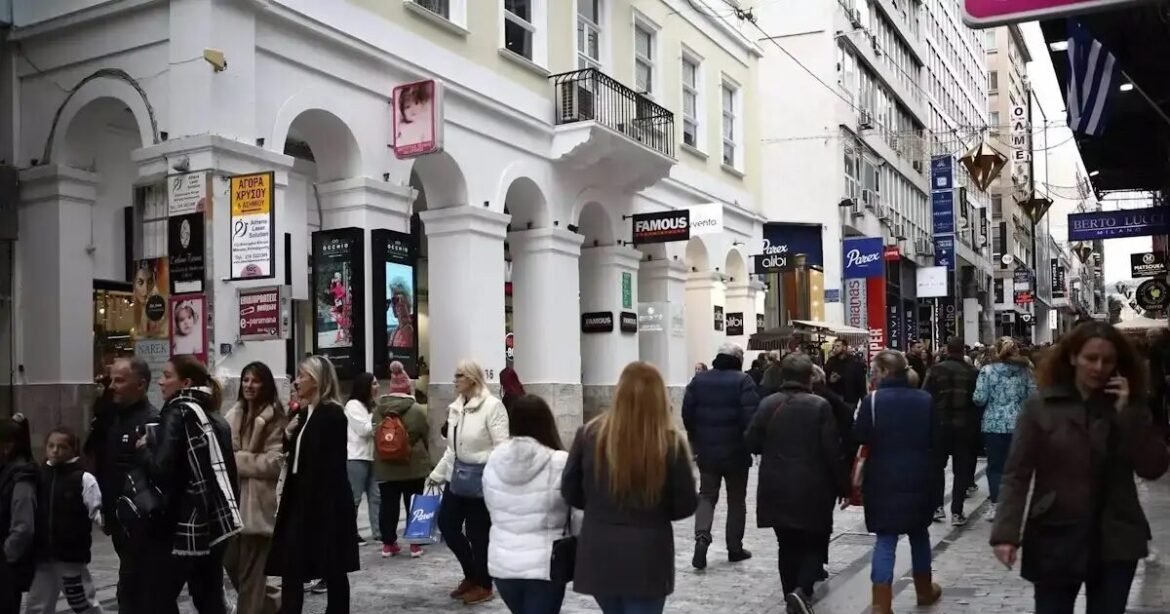 Πασχαλινό ωράριο εμπορικών καταστημάτων: Πώς διαμορφώνεται σε Αθήνα – Πειραιά – Θεσσαλονίκη και ποια Κυριακή θα είναι ανοιχτά