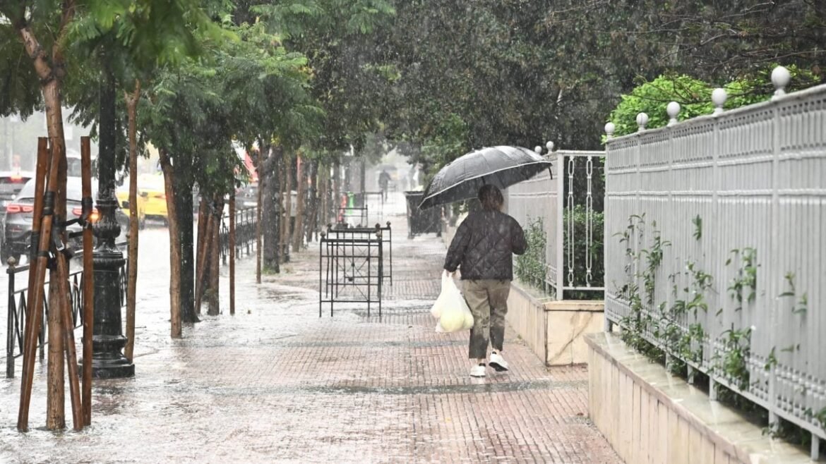 Κακοκαιρία «Erminio»: «Έως 90 mm βροχής στην Αττική, φόβοι για πλημμύρες» – Οι προειδοποιήσεις των