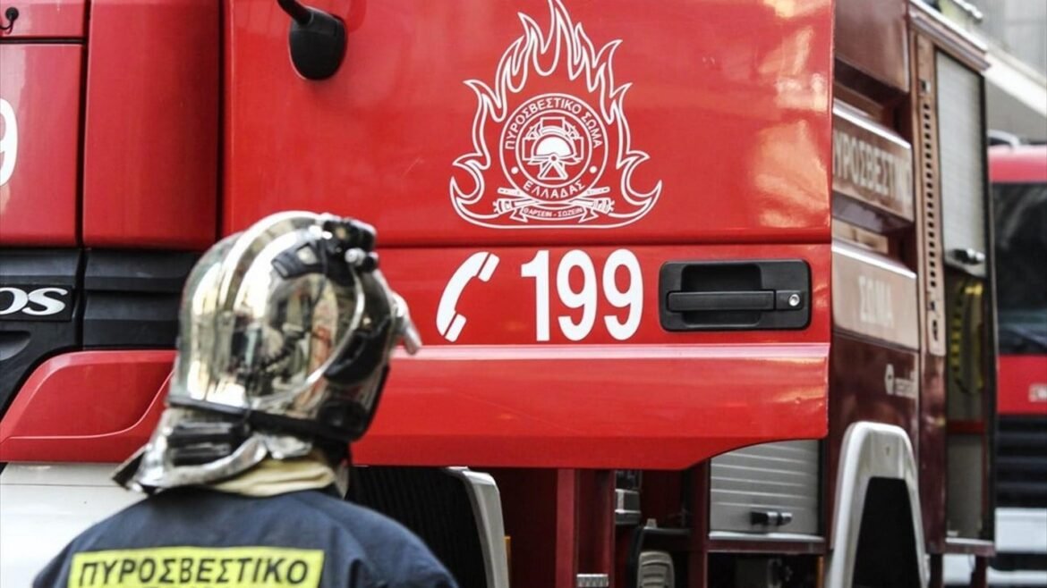 Φωτιά σε διαμέρισμα στου Γκύζη – Στο σημείο ισχυρές δυνάμεις της Πυροσβεστικής