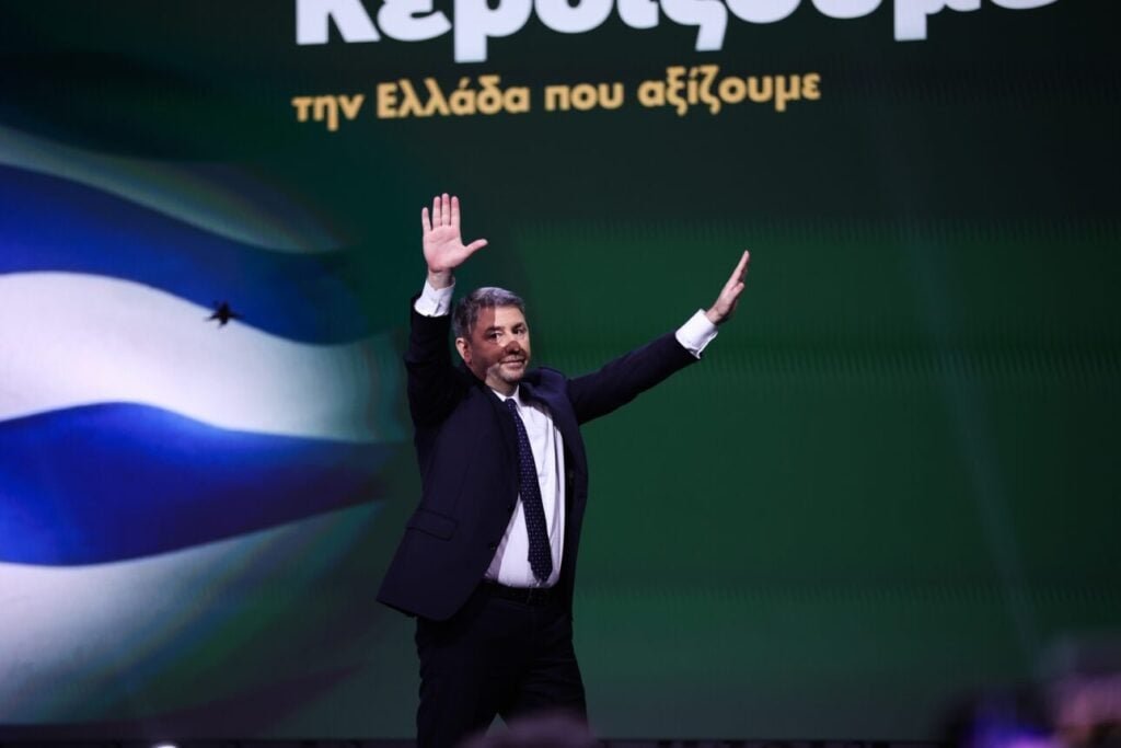 Kυβέρνηση: Στο ΠΑΣΟΚ δεν μας είπαν με ποιους και πώς θα κυβερνήσουν