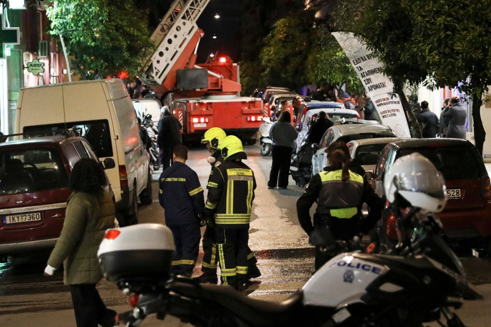 Υπό έλεγχο η φωτιά σε διαμέρισμα στου Γκύζη – Στο νοσοκομείο με εγκαύματα μία ηλικιωμένη