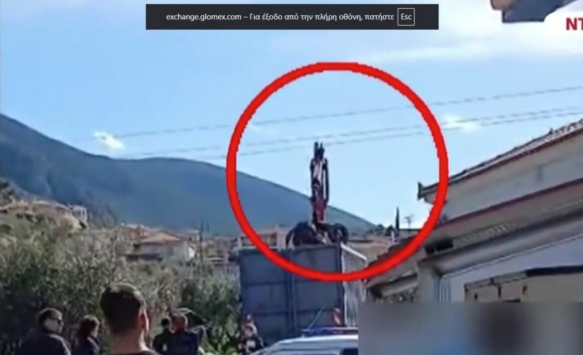 Βίντεο ντοκουμέντο από τον τόπο της τραγωδίας στο Άστρος: Ο γερανός άγγιξε τα καλώδια ηλεκτροδότησης