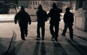 Κορωπί: Στο νοσοκομείο δύο νέοι έπειτα από επίθεση που δέχθηκαν από 20 άτομα – Εντοπίστηκε μαχαίρι 16