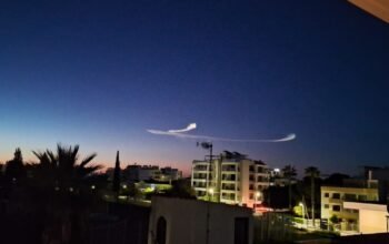 Ορατή από την Κύπρο πυραυλική επίθεση κατά του Ισραήλ – Φωτογραφίες