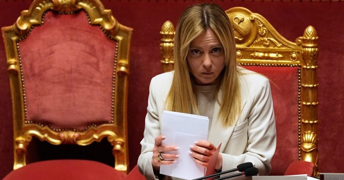 «Πόρτα» της Μελόνι στις ΗΠΑ: «Όχι» στη χρήση της βάσης του ΝΑΤΟ στη Σικελία – Ο λόγος