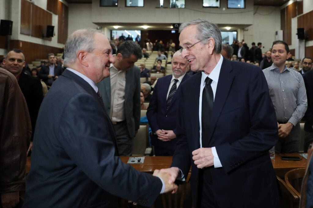 Ο Σαμαράς ζητάει τώρα να παραμείνουν για πάντα στην Κύπρο ο «Κίμων» και τα F-16