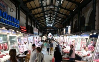 Πασχαλινή αγορά: Πώς θα «φρενάρουν» οι ανατιμήσεις λόγω του πολέμου, τα μέτρα που εφαρμόζονται άμεσα