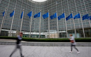 Politico: Σχέδια για περιορισμούς στην κατανάλωση καυσίμων επεξεργάζονται στις Βρυξέλλες