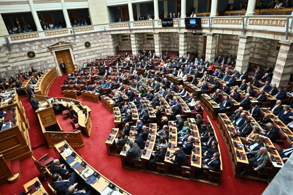 Κόντρα κυβέρνησης-ΠΑΣΟΚ για τη συζήτηση στη Βουλή περί κράτους Δικαίου – ορίστηκε στις 17 Απριλίου