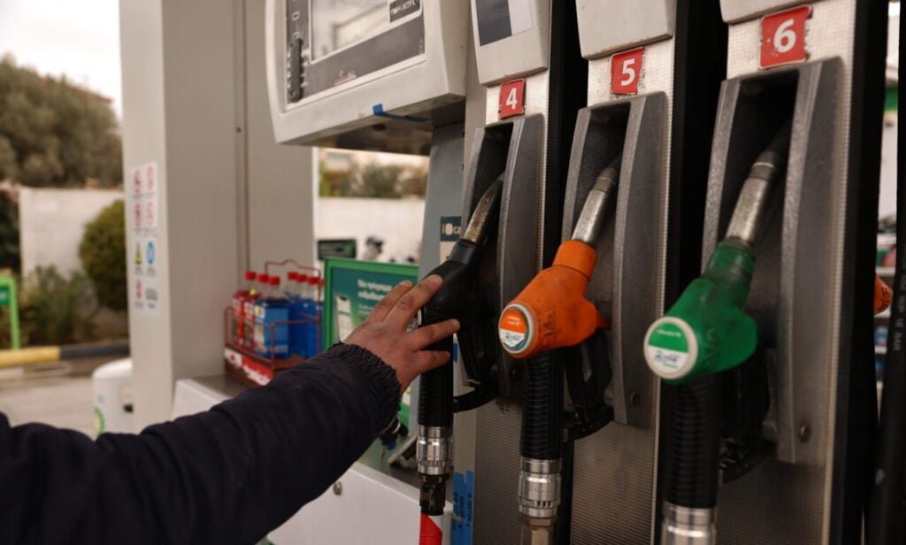 Βουλή: Με τις ψήφους ΝΔ και ΠΑΣΟΚ κυρώθηκε η ΠΝΠ για την επιδότηση στα καύσιμα