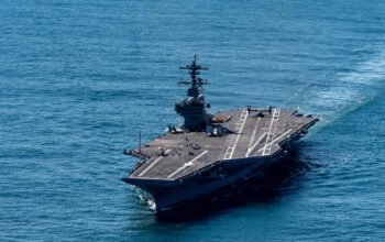 WSJ: Οι ΗΠΑ στέλνουν στη Μέση Ανατολή το αεροπλανοφόρο George Bush – Μεγαλώνει η δύναμη πυρός