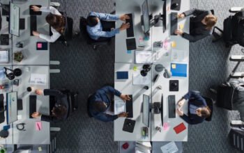 Πρεμιέρα σήμερα για τον νέο κατώτατο μισθό – Ποιοι επηρεάζονται και τα ποσοστά των αυξήσεων