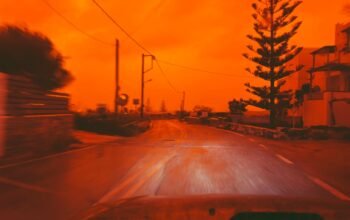 Κακοκαιρία «Erminio»: «Έπνιξε» τις Κυκλάδες η αφρικανική σκόνη – Εικόνες «αποκάλυψης» στη Νάξο