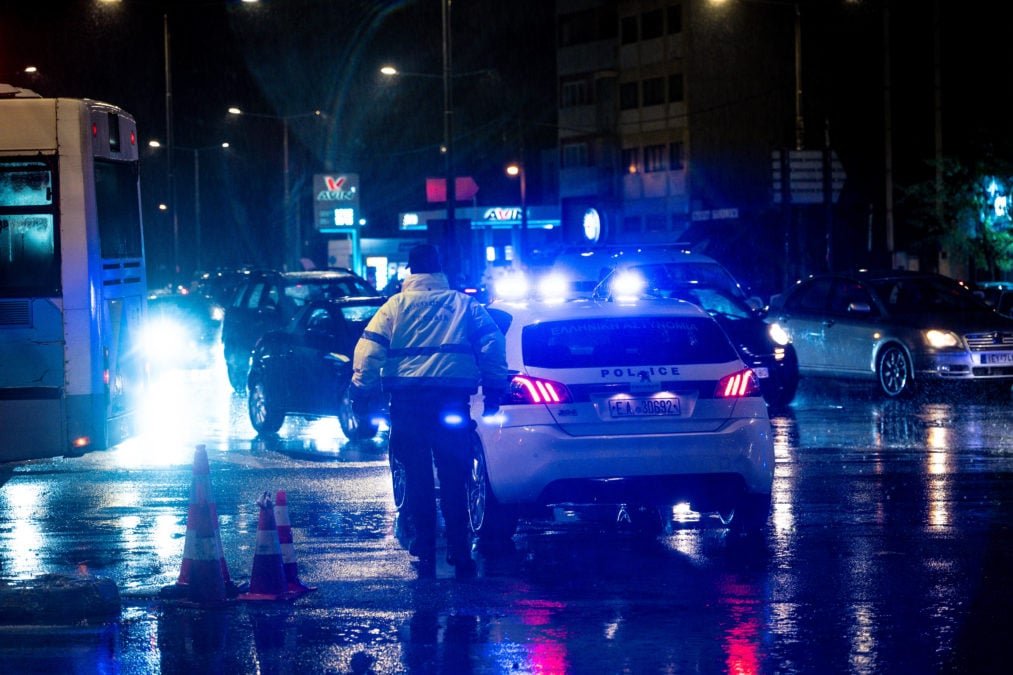 Κυκλοφοριακές ρυθμίσεις λόγω της κακοκαιρίας «Erminio» – Διακοπή κυκλοφορίας στην οδό Πειραιώς από πτώση