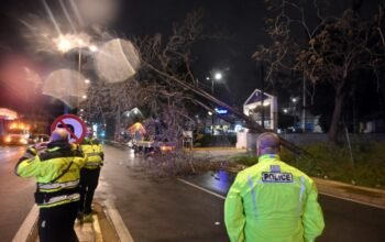 Κακοκαιρία Erminio: Νεκρός άνδρας στη Νέα Μάκρη, εντοπίστηκε κάτω από αυτοκίνητο – «Είχε σφηνώσει στη ρόδα,