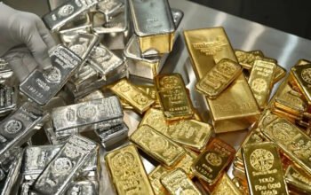 Πιέσεις σε χρυσό, ασήμι, χαλκό, αλουμίνιο και άλλα μέταλλα μετά τις δηλώσεις Τραμπ που ενίσχυσαν το δολάριο