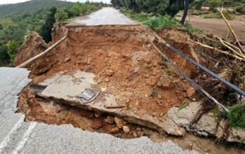 Κακοκαιρία Erminio: Καταστράφηκε ο δρόμος προς Καλλιτεχνούπολη στην Ραφήνα – Δείτε φωτογραφίες