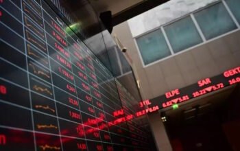 Περιορίστηκαν οι απώλειες στο Χρηματιστήριο Αθηνών σε 0,55% στο κλείσιμο – «Μαζεύτηκαν» οι ζημιές και στις ευρωαγορές