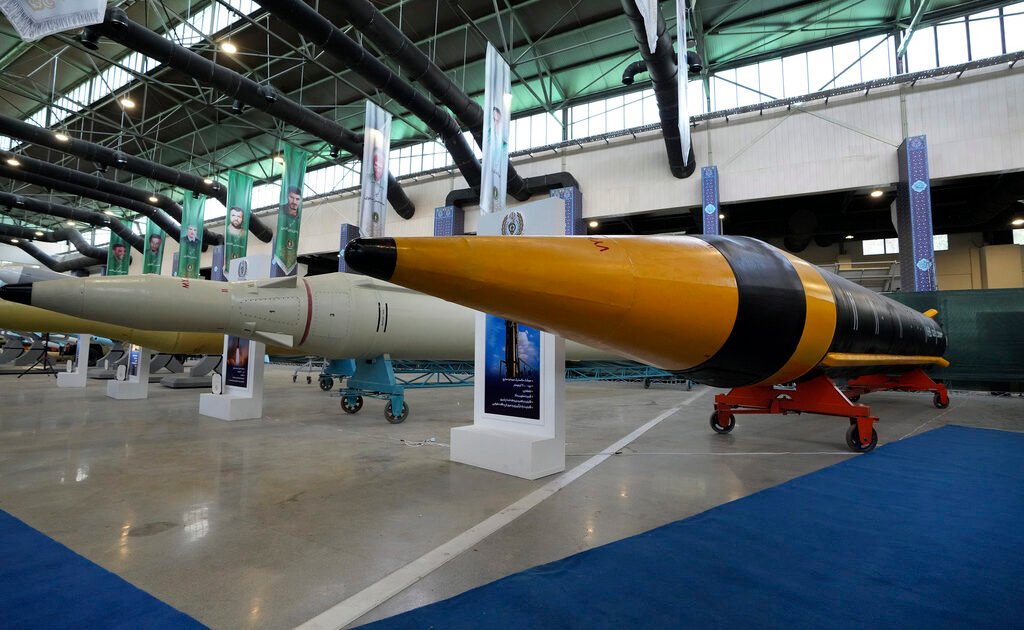 Αποκάλυψη CNN: Άθικτη η μισή στρατιωτική ισχύς του Ιράν – Έτοιμα χιλιάδες drones καμικάζι για επίθεση