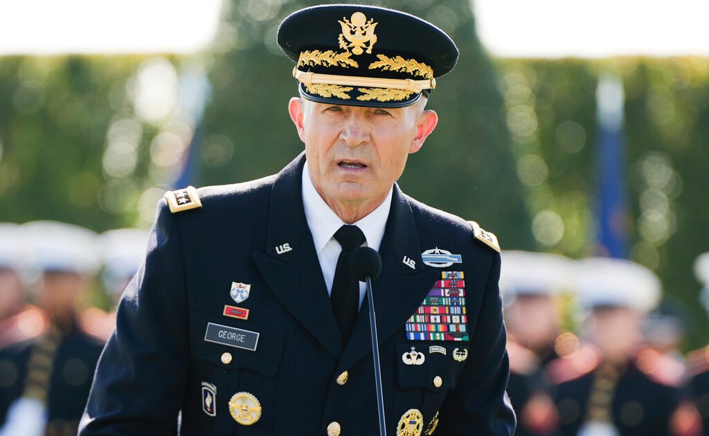 Καρατομήσεις στο Πεντάγωνο: Ο υπ. Άμυνας των ΗΠΑ «ξήλωσε» τον αρχηγό του αμερικανικού Στρατού