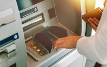 Ειδική αργία σήμερα και τη Μ. Δευτέρα για τράπεζες και Χρηματιστήριο λόγω Πάσχα Καθολικών