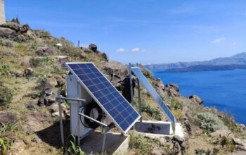 Τεχνολογική «ασπίδα» σε Σαντορίνη, Θηρασιά και στα νησάκια των Καμμένων: Νέα συστήματα για έγκαιρη ανίχνευση