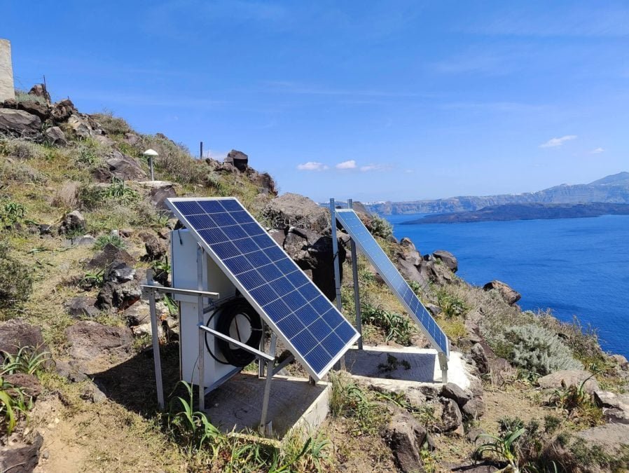 Τεχνολογική «ασπίδα» σε Σαντορίνη, Θηρασιά και στα νησάκια των Καμμένων: Νέα συστήματα για έγκαιρη ανίχνευση