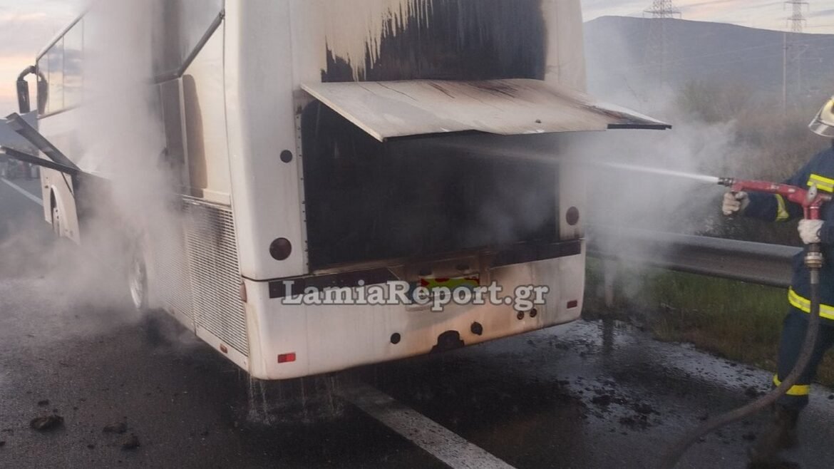 Φθιώτιδα: Φωτιά σε μηχανή λεωφορείου στο ύψος της Ξυνιάδας
