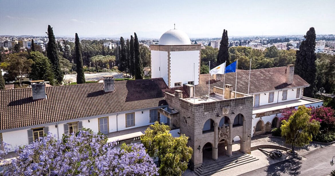 Πολιτικό θρίλερ στην Κύπρο: Μαύρο χρήμα, διαπλοκή και η «Μυστική Αδελφότητα των Ροδοσταύρων»