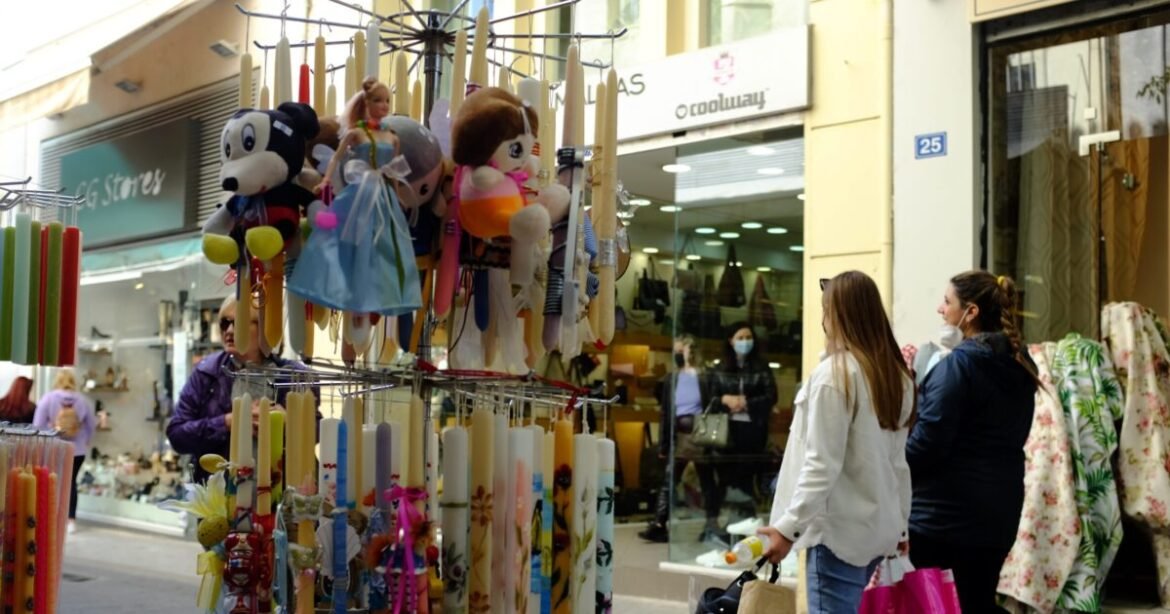 Σε ισχύ το εορταστικό ωράριο Πάσχα – Αύξηση τιμών έως 15% στο πασχαλινό τραπέζι