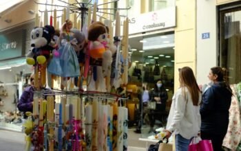 Σε ισχύ το εορταστικό ωράριο Πάσχα – Αύξηση τιμών έως 15% στο πασχαλινό τραπέζι