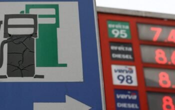 Ευρωπαίοι υπουργοί ζητούν φόρο στα υπερκέρδη για φθηνότερα καύσιμα