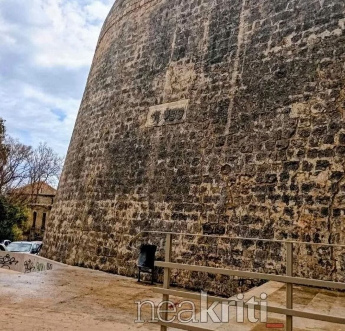 Τραγωδία στο Ηράκλειο: Κατέληξε 94χρονος που έπεσε από ύψος άνω των 8 μέτρων από τα ενετικά τείχη