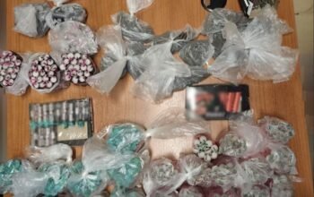 Συνελήφθησαν ανήλικοι στο κέντρο της Αθήνας: Είχαν πάνω τους 425 κροτίδες – Βρέθηκαν άλλες 369 στα σπίτια τους