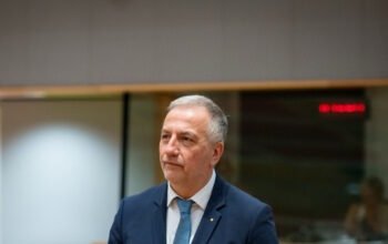 Ερευνώ – Καινοτομώ: Φορολογικά κίνητρα και 237 εκατ. ευρώ για επιχειρήσεις και έρευνα