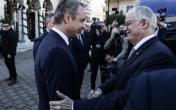 Μητσοτάκης από Μεσολόγγι: Η ιστορία δεν είναι μουσείο, είναι καθρέφτης