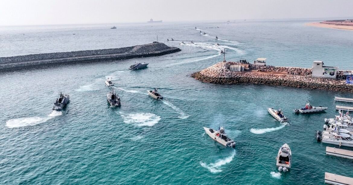 Οι μυστικές υπηρεσίες των ΗΠΑ για τα Στενά του Ορμούζ: «Δεν θα τα ανοίξει το Ιράν»