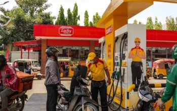 Η αύξηση των τιμών των καυσίμων φέρνει παγκόσμιο πληθωριστικό τσουνάμι – H απειλή για τις ΗΠΑ και τα στοιχεία που περιμένουν οι Κεντρικές Τρ