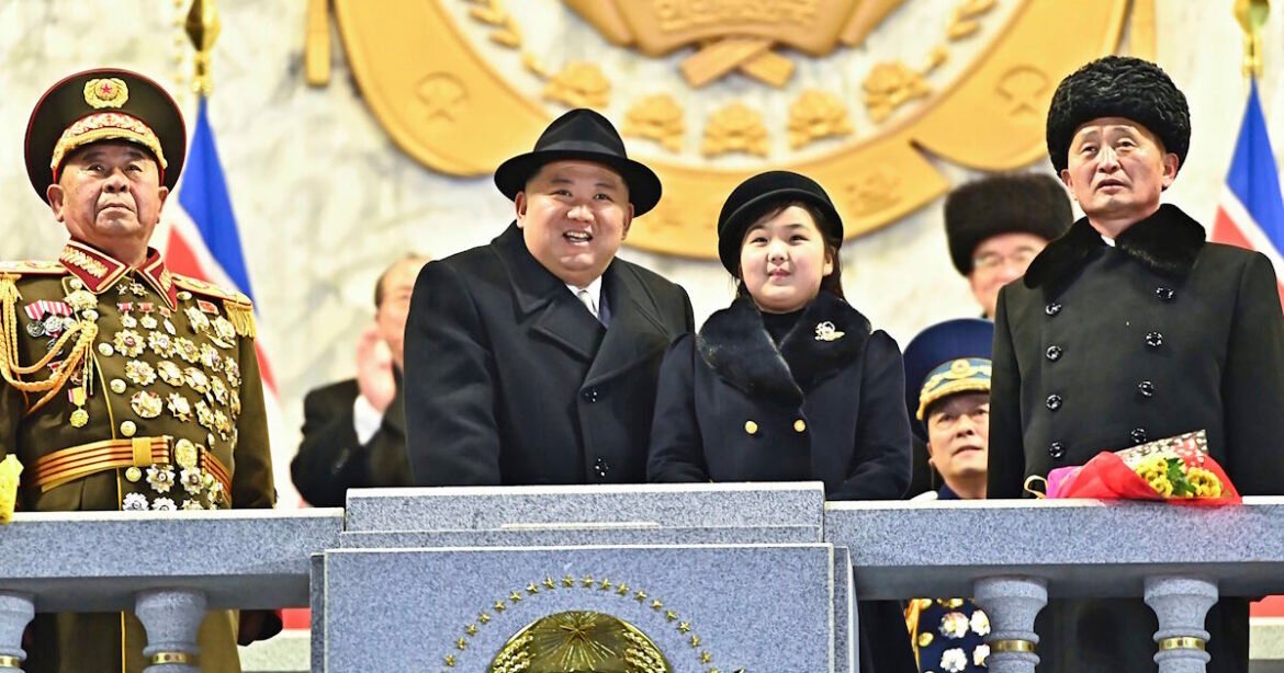 Κιμ Τζου-ε: Η 13χρονη κόρη του Κιμ Γιονγκ Ουν «κλειδώνει» ως η επόμενη ηγέτιδα της Βόρειας Κορέας