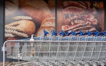 Σούπερ μάρκετ: Αυξήσεις τιμών σε φρούτα, λαχανικά, κρέατα αλλά και παιδικές τροφές – Συνεχίστηκε τον Μάρτιο η άνοδος στη σοκολάτα