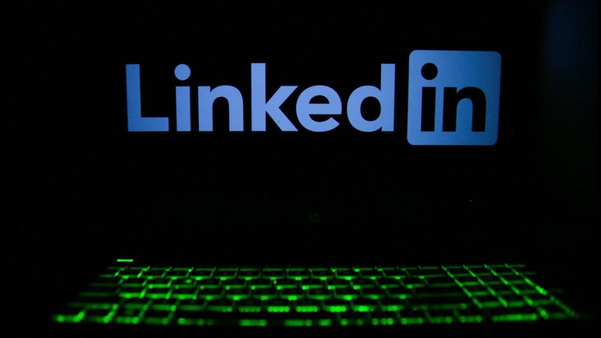 LinkedIn: Κατηγορίες για «εταιρική κατασκοπεία» μέσω κρυφής σάρωσης των επεκτάσεων του Chrome