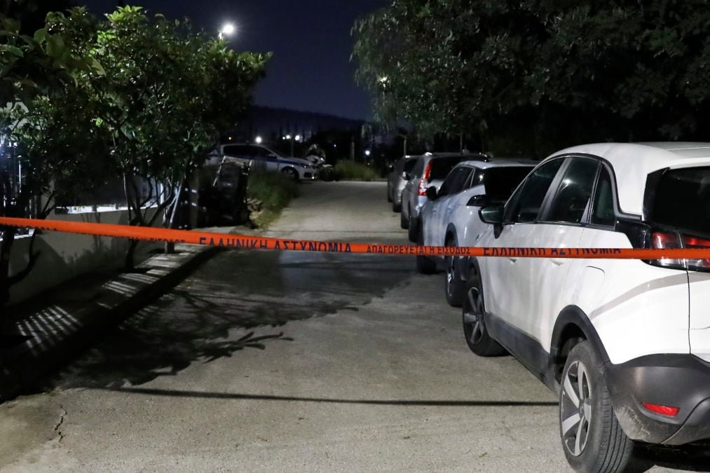 Παλλήνη: Ταυτοποιήθηκε ο άνδρας που βρέθηκε νεκρός με δεματικά στο λαιμό – Έρευνα στο σπίτι του