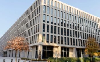 Ο Τραμπ τερματίζει την προστασία των τρανς μαθητών στα σχολεία