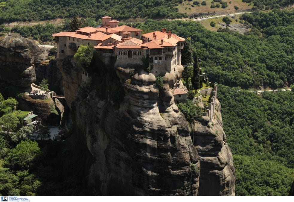 Τραγωδία στα Μετέωρα: Νεκρή γυναίκα που έπεσε από τους βράχους