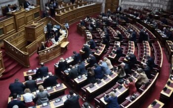 Τσιάρας και Μηταράκης πήγαν στην Επιτροπή Δεοντολογίας – Μετά την Κυριακή του Θωμά η άρση ασυλίας των 11