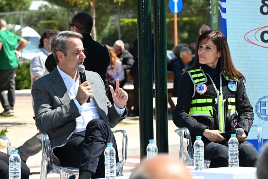 Μητσοτάκης: Ας δούμε το «μπαμπά μην τρέχεις» στον 21ο αιώνα – ψηφιακές κάμερες και κλήσεις, τέλος το σβήσιμο