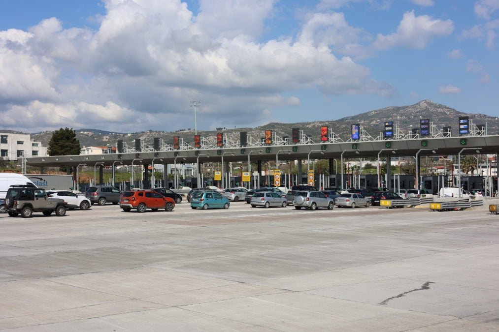 Live η κίνηση: Καθυστερήσεις 45 λεπτών στην Αττική Οδό, στο «κόκκινο» ο Κηφισός και η Λ. Αθηνών